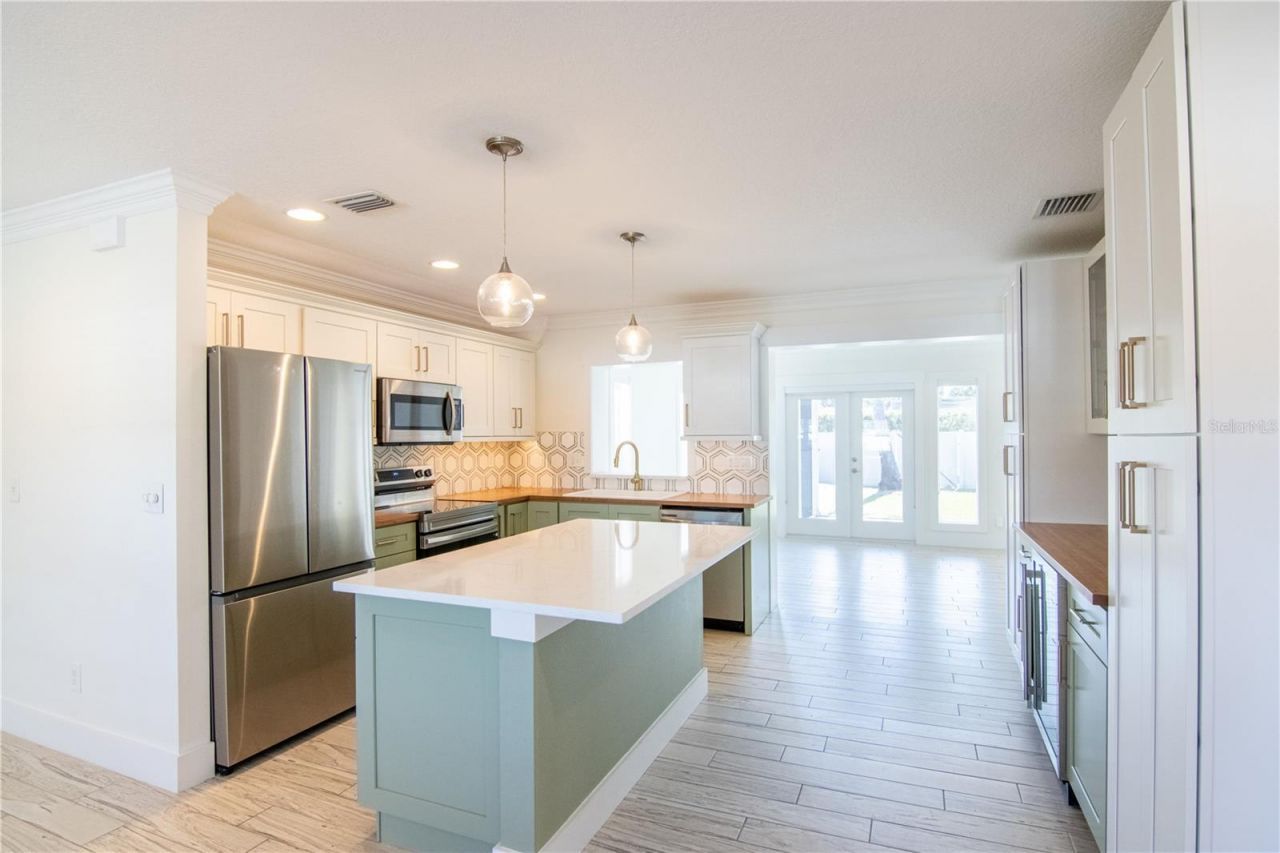 600 43rd Avenue Ne, Saint Petersburg, FL 33703 Photo