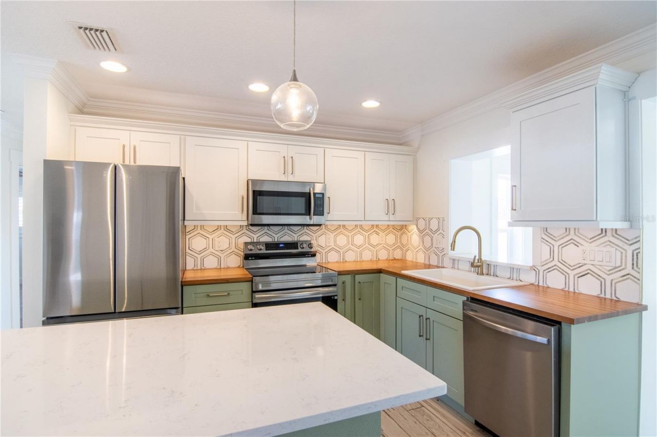 600 43rd Avenue Ne, Saint Petersburg, FL 33703 Photo