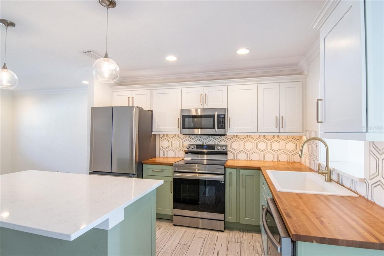 600 43rd Avenue Ne, Saint Petersburg, FL 33703 Photo