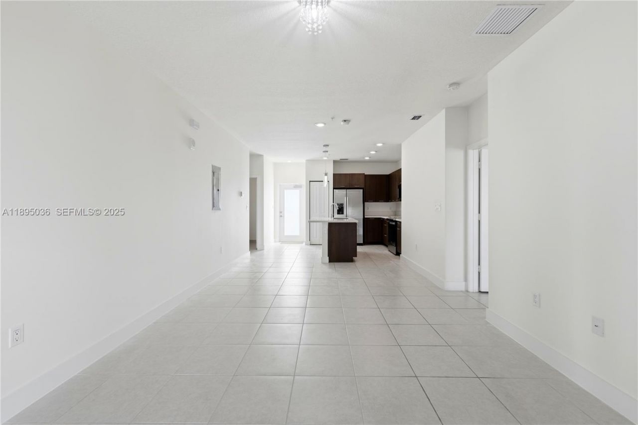 8265 NW 41st St, Unit C-203, Doral, FL 33166 Photo