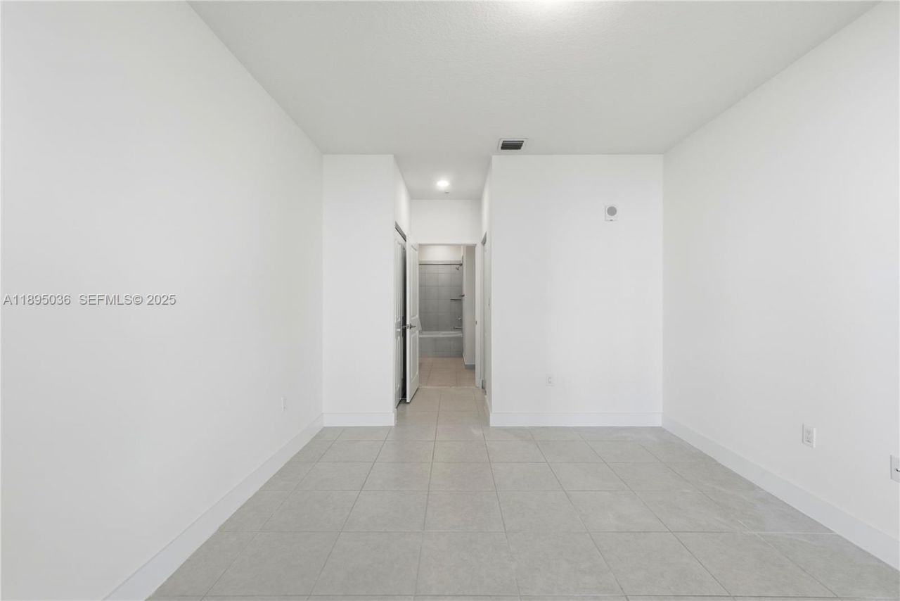 8265 NW 41st St, Unit C-203, Doral, FL 33166 Photo