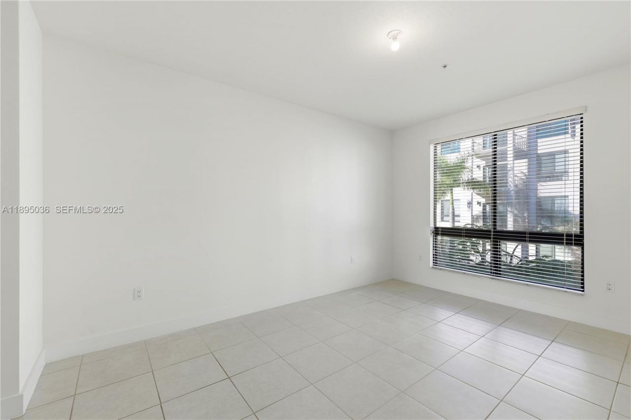 8265 NW 41st St, Unit C-203, Doral, FL 33166 Photo