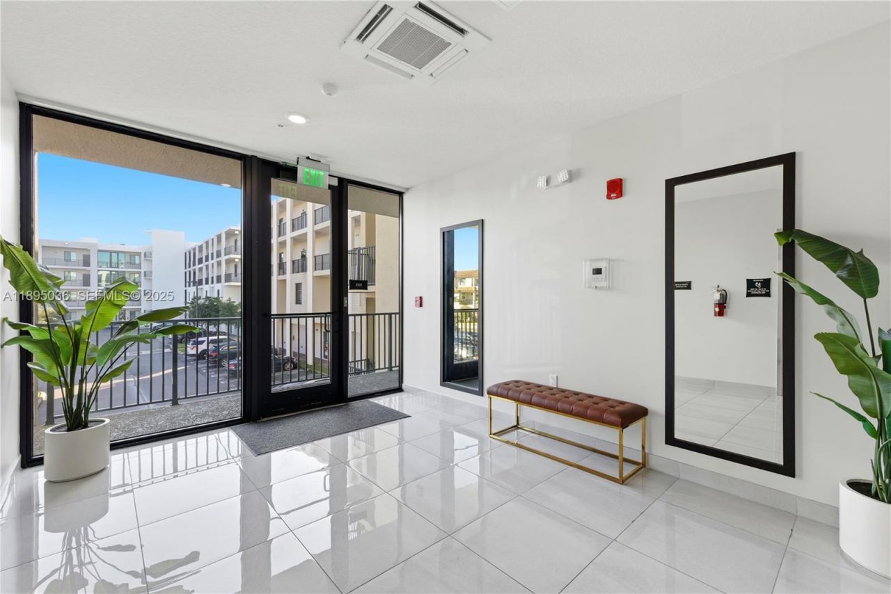 8265 NW 41st St, Unit C-203, Doral, FL 33166 Photo