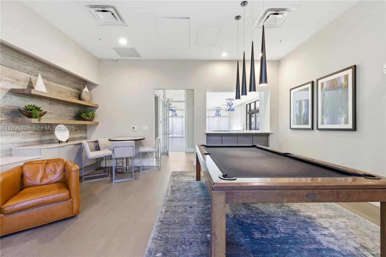 8265 NW 41st St, Unit C-203, Doral, FL 33166 Photo