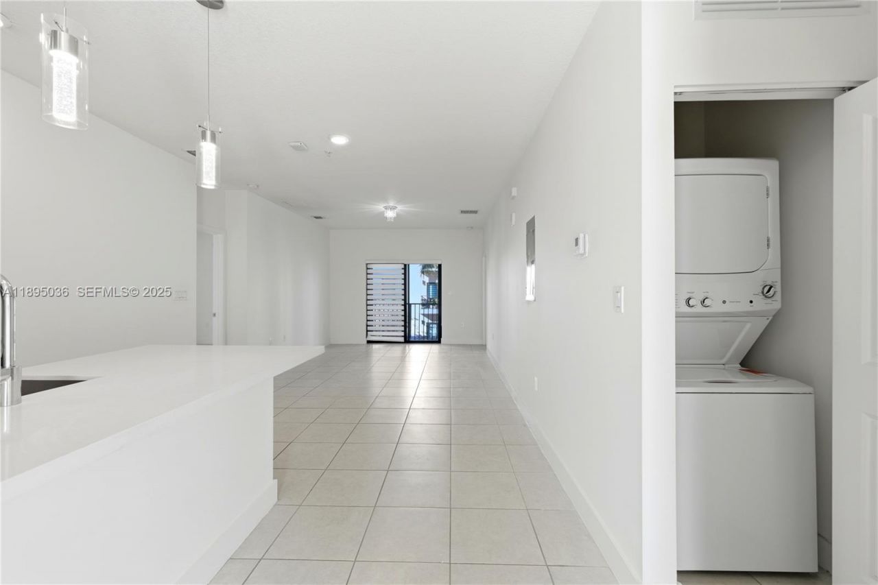 8265 NW 41st St, Unit C-203, Doral, FL 33166 Photo