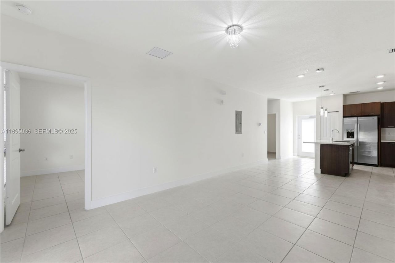 8265 NW 41st St, Unit C-203, Doral, FL 33166 Photo