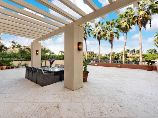 765 Crandon Blvd, Unit 102, Key Biscayne, FL 33149