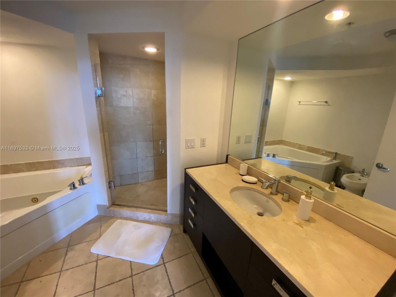 18201 Collins Ave, Unit 708, Sunny Isles Beach, FL 33160 Photo