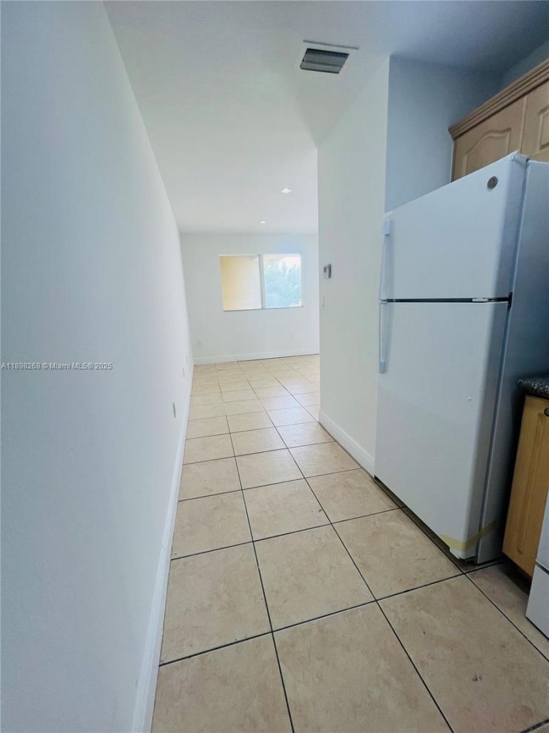 2185 NW 16th Ter, Unit 16, Miami, FL 33125 Photo
