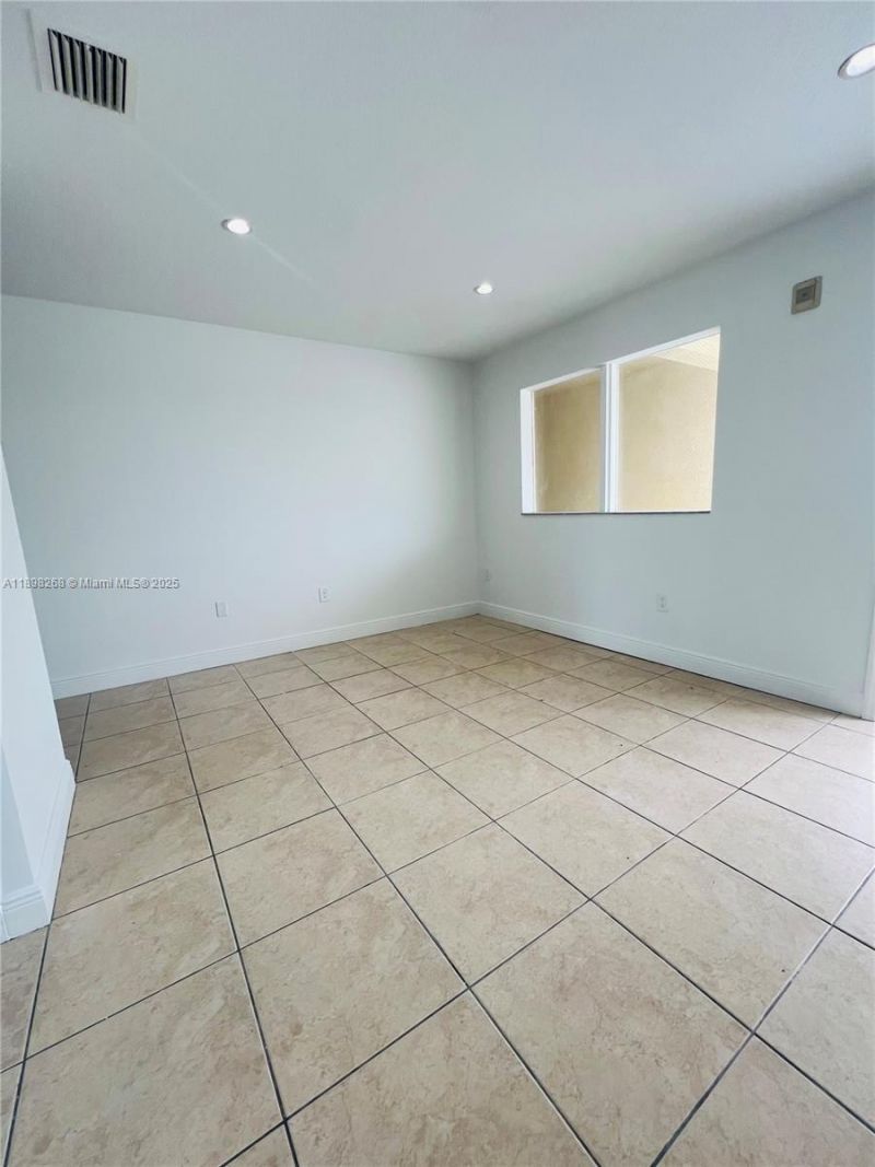 2185 NW 16th Ter, Unit 16, Miami, FL 33125 Photo