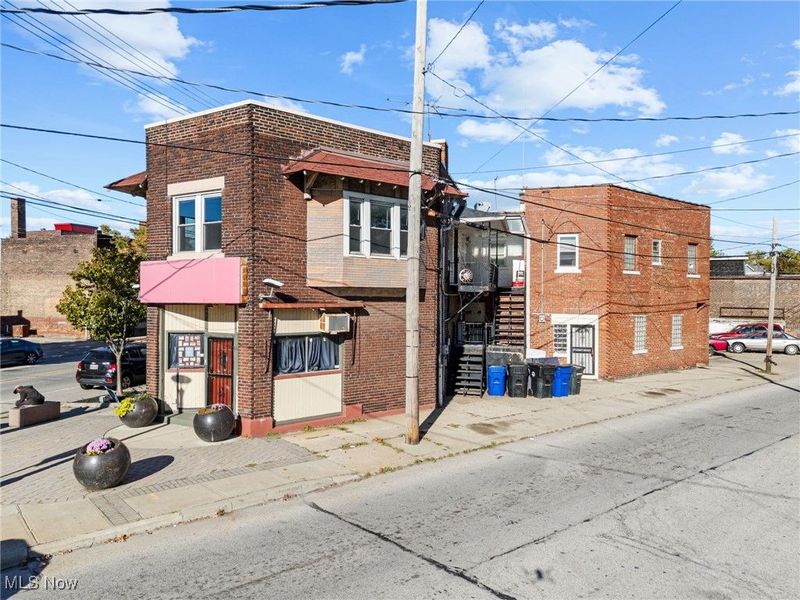 15300 Waterloo Road, Unit 1, Cleveland, OH 44110 Photo 3