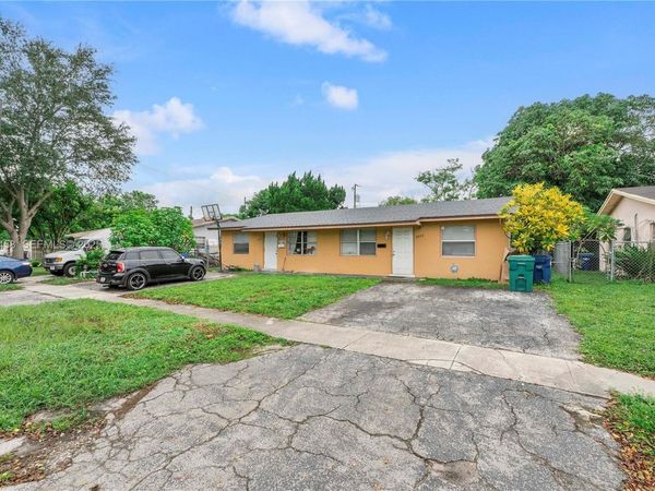 5620 NW 14th Ct, Lauderhill, FL 33313