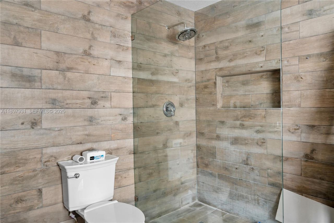 561 Gordon Cir, Key Largo, FL 33037 Photo