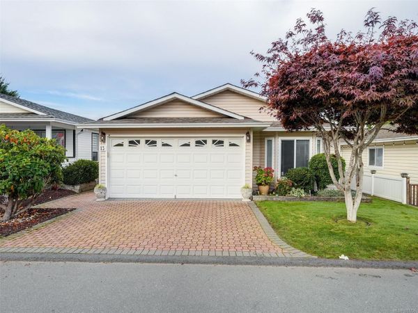 13 Eagle Lane, View Royal, BC V9A 7M2