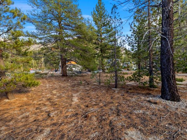 972 Shakori Drive, South Lake Tahoe, CA 96150