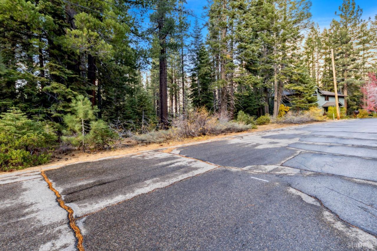 1590 Iroquois Circle, South Lake Tahoe, CA 96150 Photo