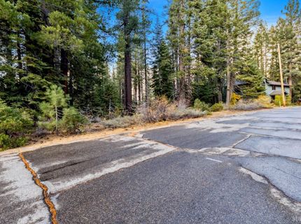 1590 Iroquois Circle, South Lake Tahoe, CA 96150 Photo