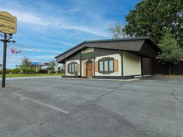 1035 W BROAD ST, WAYNESBORO, VA 22980