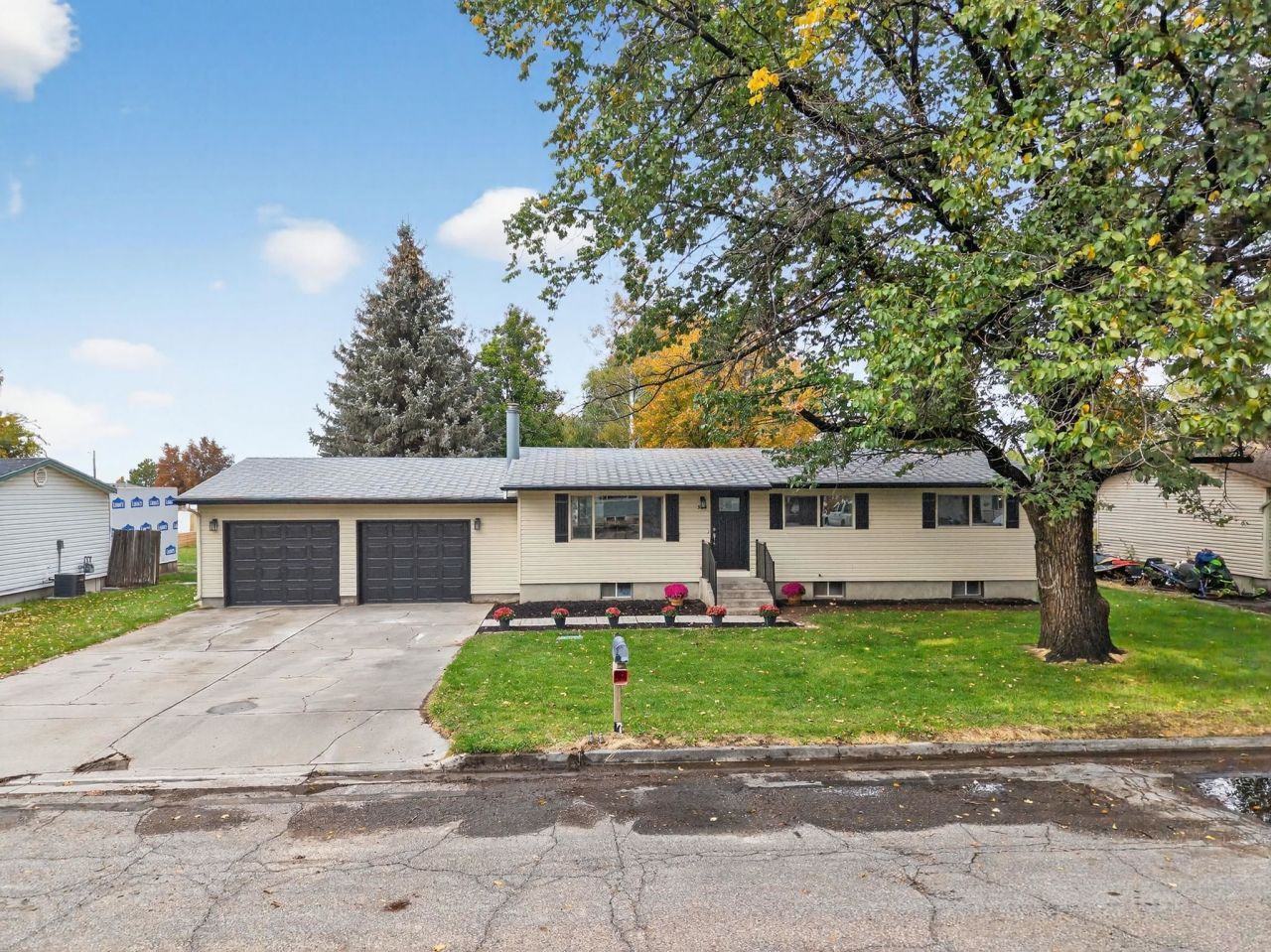 325 Washington Street, American Falls, ID 83211 Main Photo