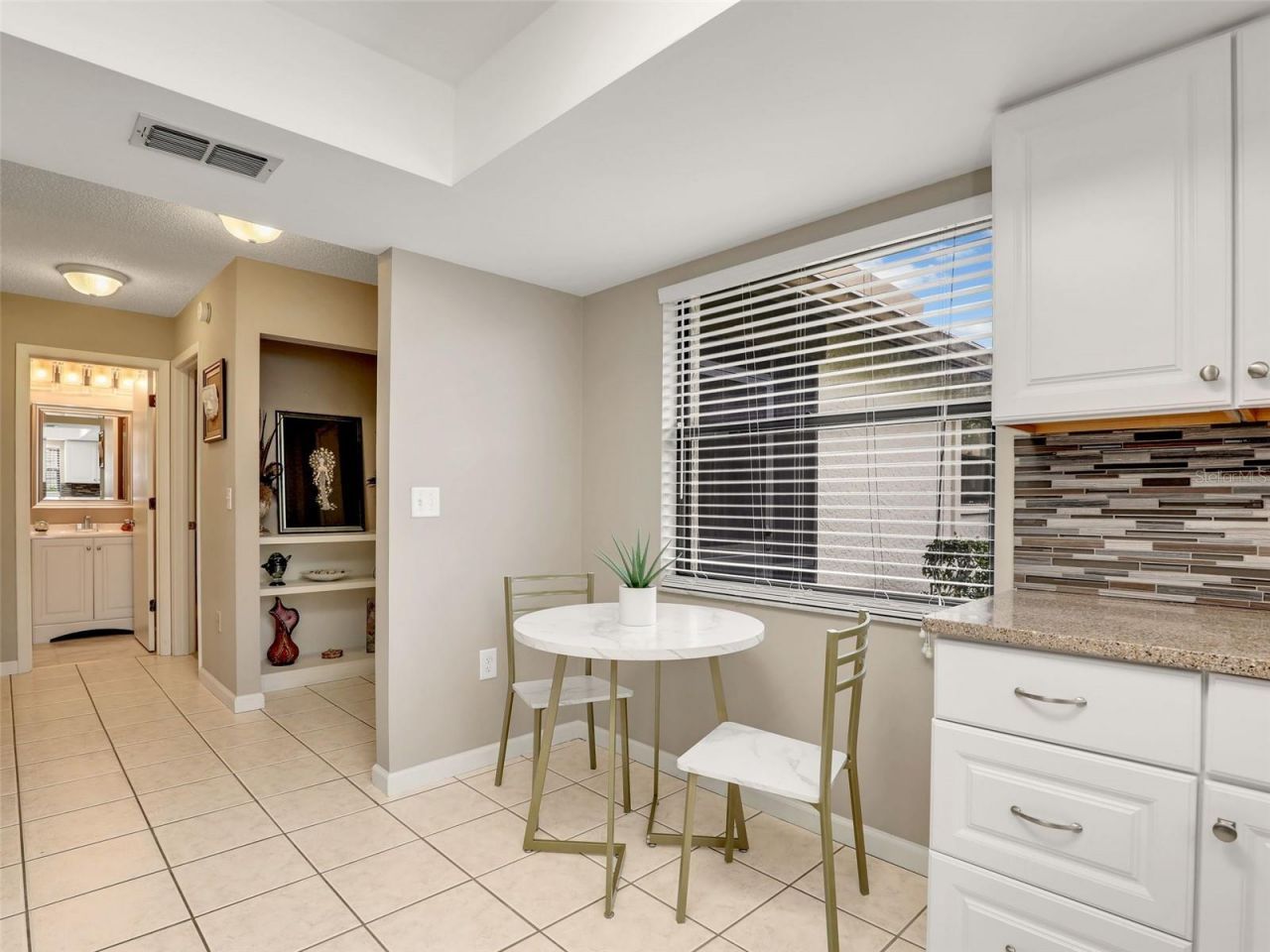 623 Oak Hill Circle, Unit 28, Sarasota, FL 34232 Photo