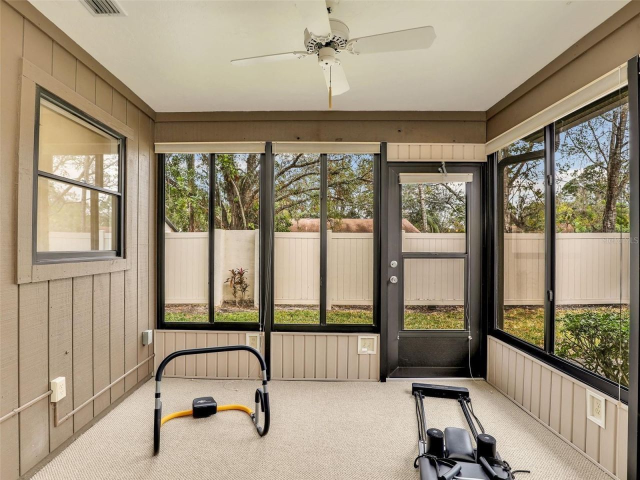623 Oak Hill Circle, Unit 28, Sarasota, FL 34232 Photo