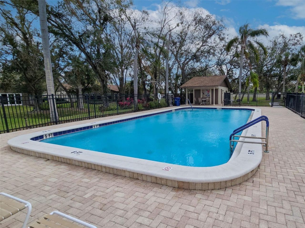 623 Oak Hill Circle, Unit 28, Sarasota, FL 34232 Photo