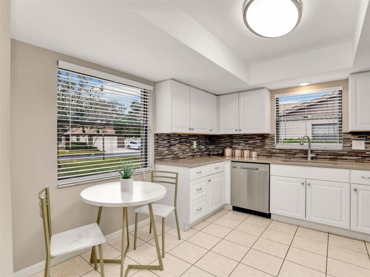 623 Oak Hill Circle, Unit 28, Sarasota, FL 34232 Photo