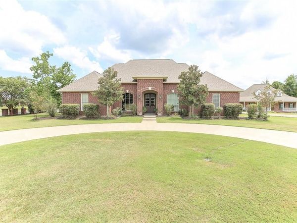 231 Merlot Drive, Lake Charles, LA 70611