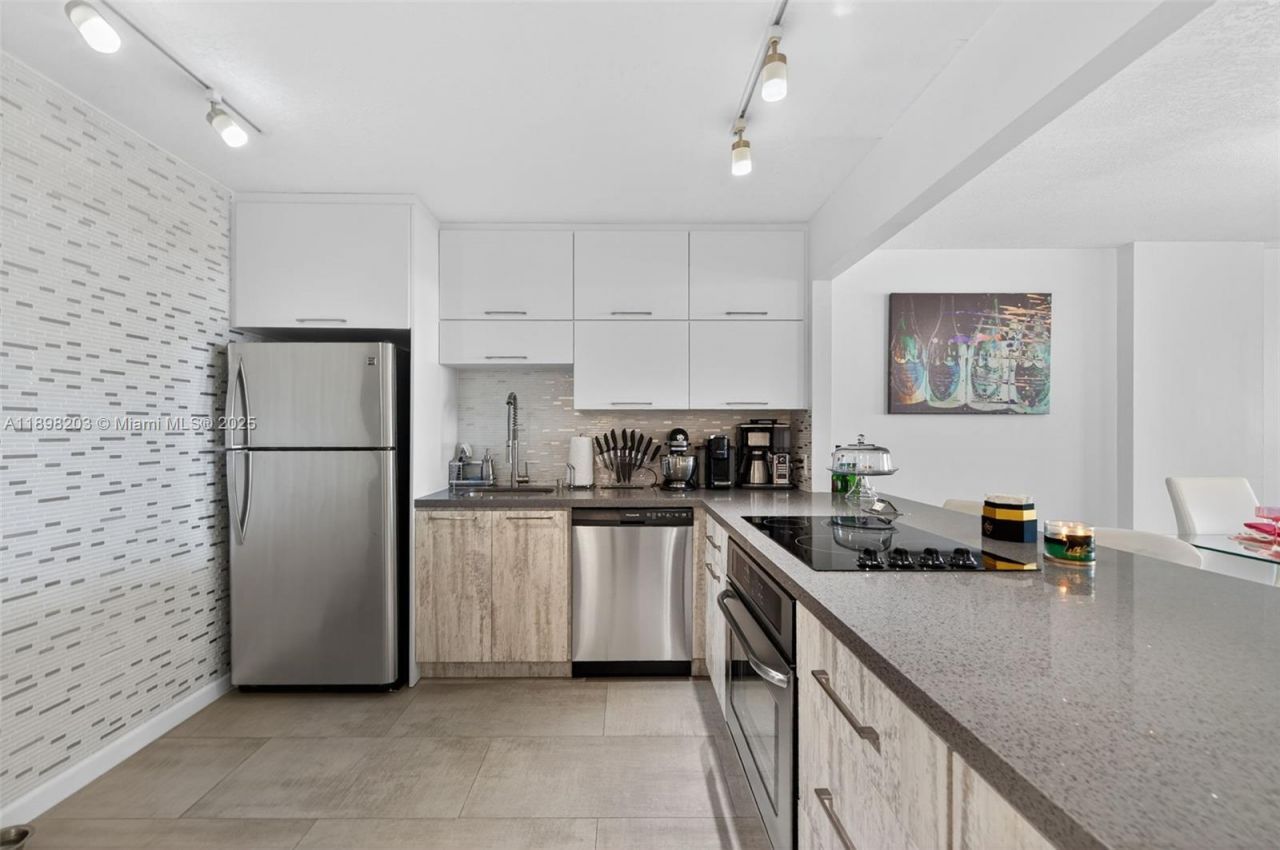 2851 NE 183rd St, Unit 605E, Aventura, FL 33160 Photo