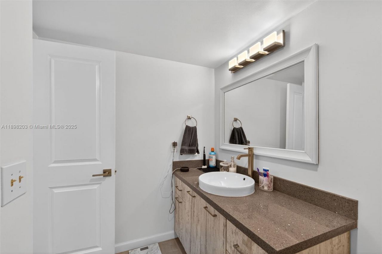 2851 NE 183rd St, Unit 605E, Aventura, FL 33160 Photo