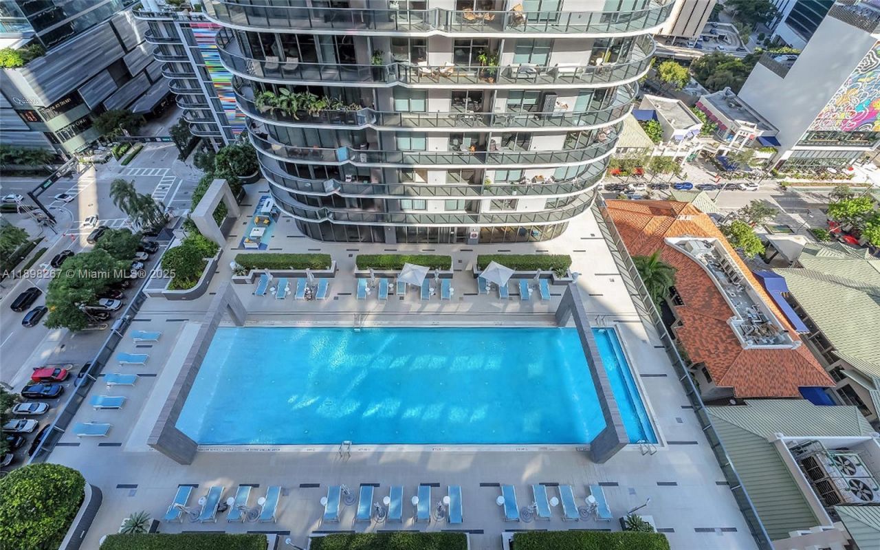 55 SW 9th St, Unit 1802, Miami, FL 33130 Photo