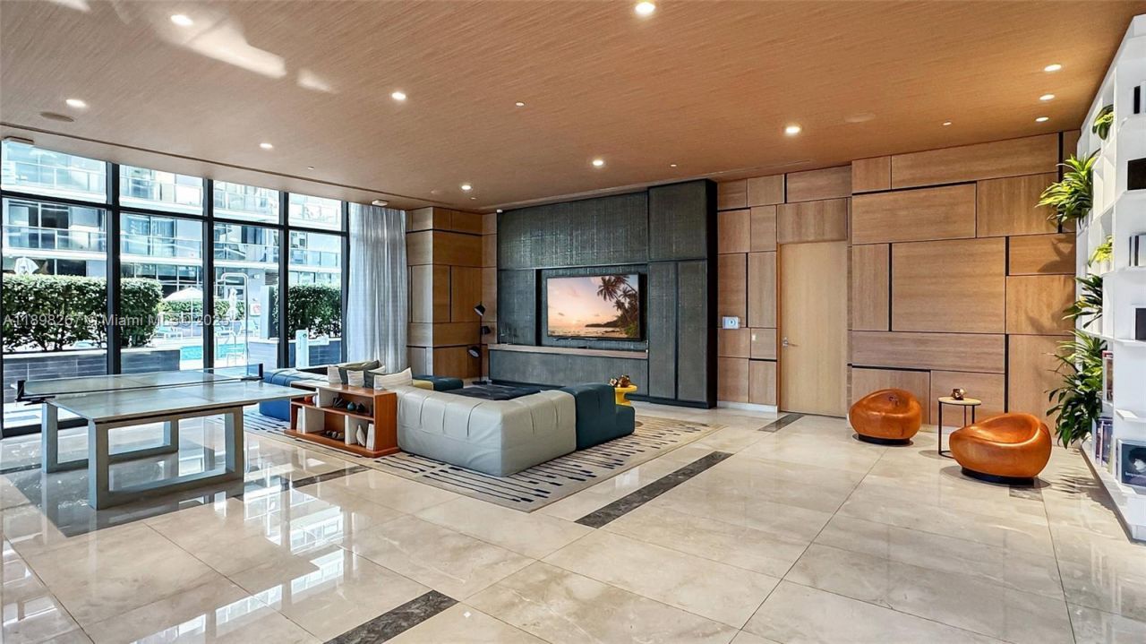 55 SW 9th St, Unit 1802, Miami, FL 33130 Photo