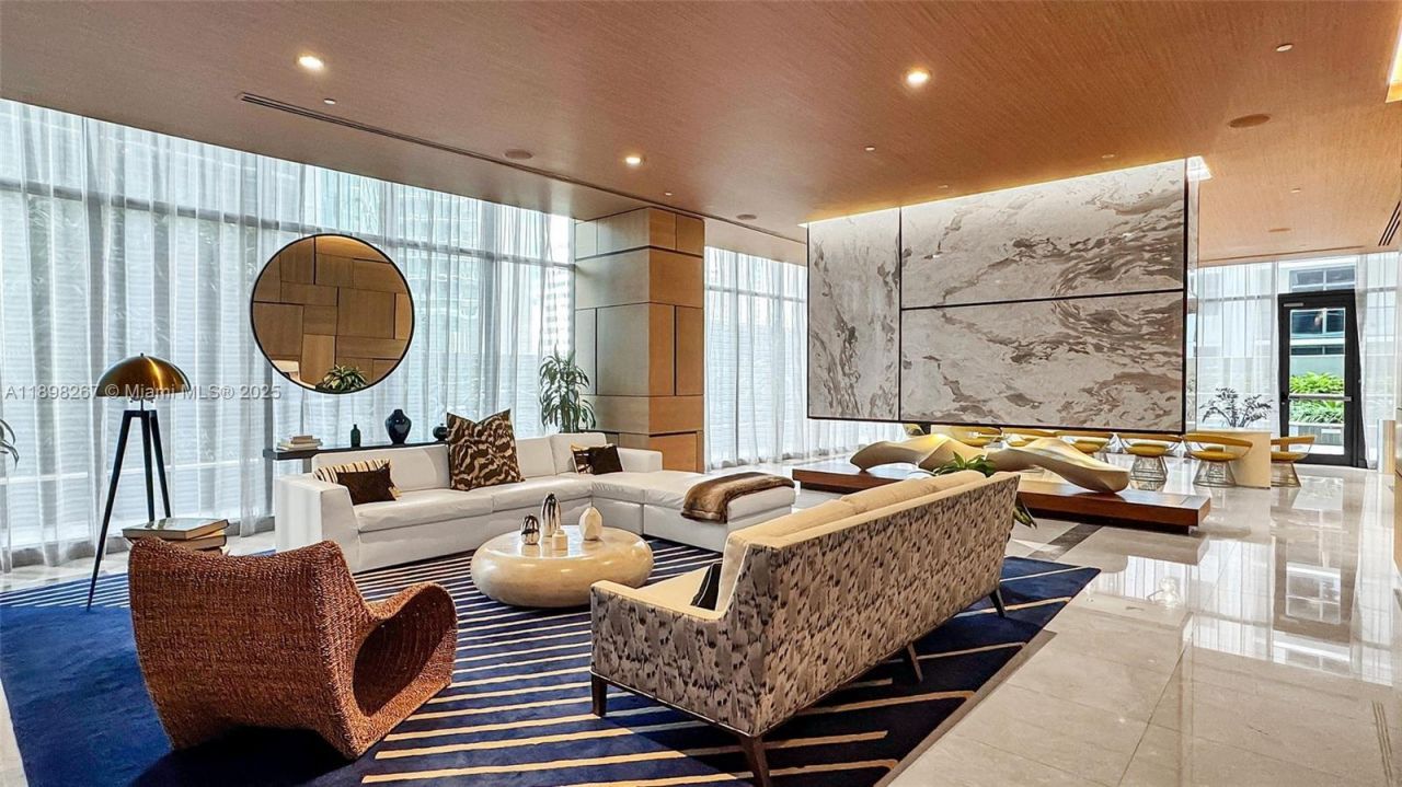 55 SW 9th St, Unit 1802, Miami, FL 33130 Photo