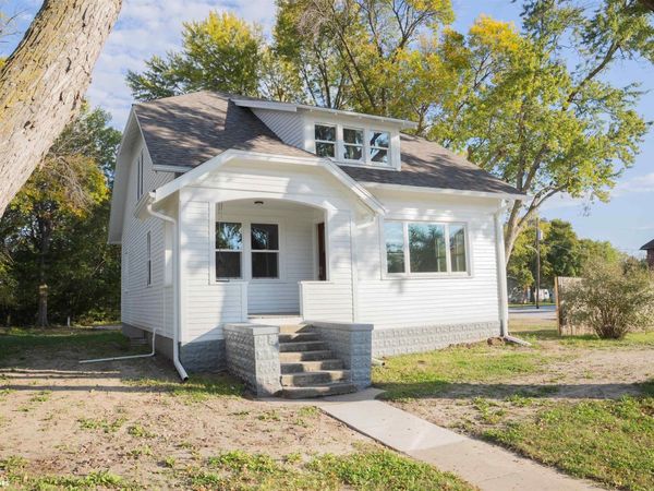 1404 Washington Street, Hamburg, IA 51640