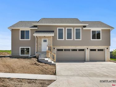 989 W Avondale Street, Lincoln, NE 68523