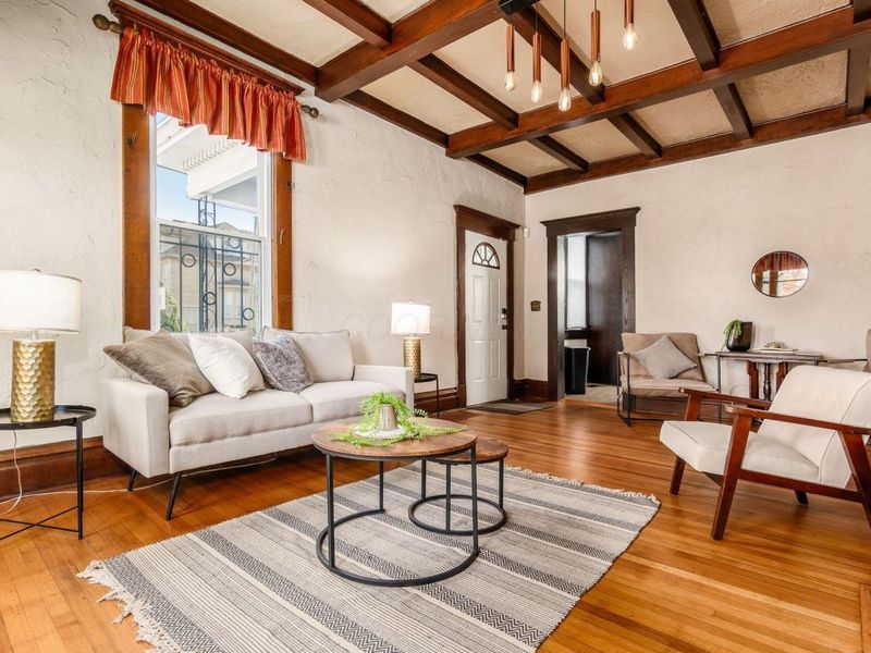 54 N Woodland Avenue, Columbus, OH 43203 Photo 6