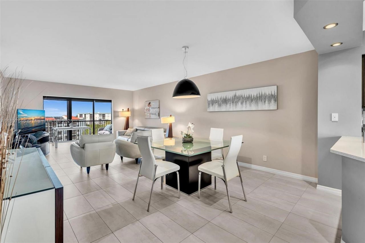 2221 Cypress Island Dr, Unit 805, Pompano Beach, FL 33069 Photo