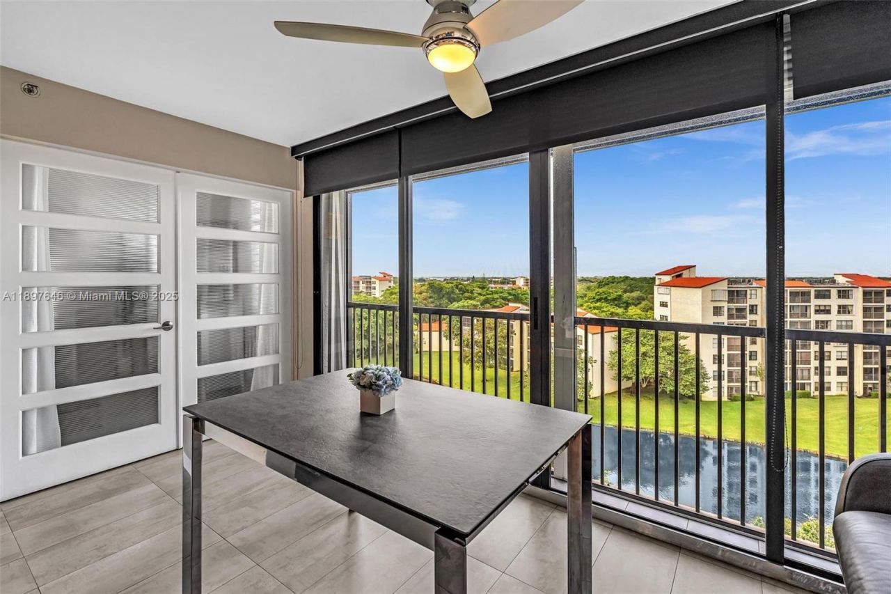 2221 Cypress Island Dr, Unit 805, Pompano Beach, FL 33069 Photo