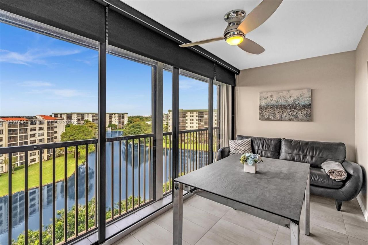 2221 Cypress Island Dr, Unit 805, Pompano Beach, FL 33069 Photo
