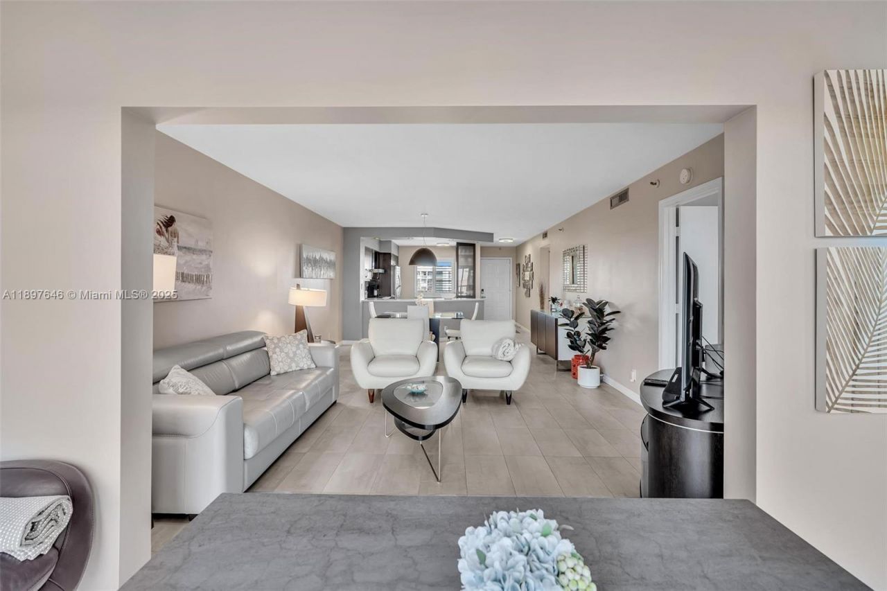 2221 Cypress Island Dr, Unit 805, Pompano Beach, FL 33069 Photo