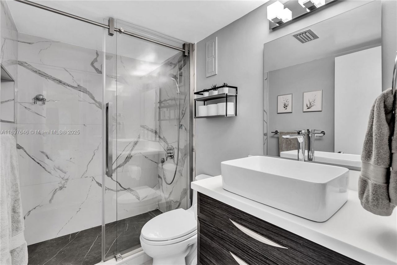 2221 Cypress Island Dr, Unit 805, Pompano Beach, FL 33069 Photo