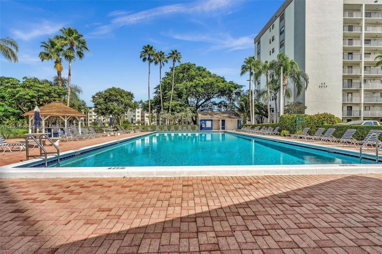 2221 Cypress Island Dr, Unit 805, Pompano Beach, FL 33069 Photo
