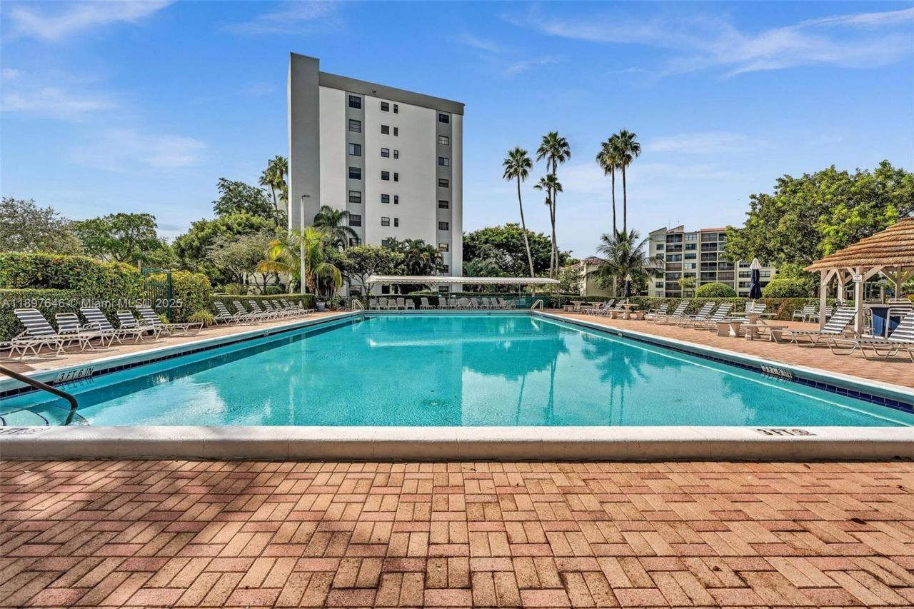 2221 Cypress Island Dr, Unit 805, Pompano Beach, FL 33069 Photo