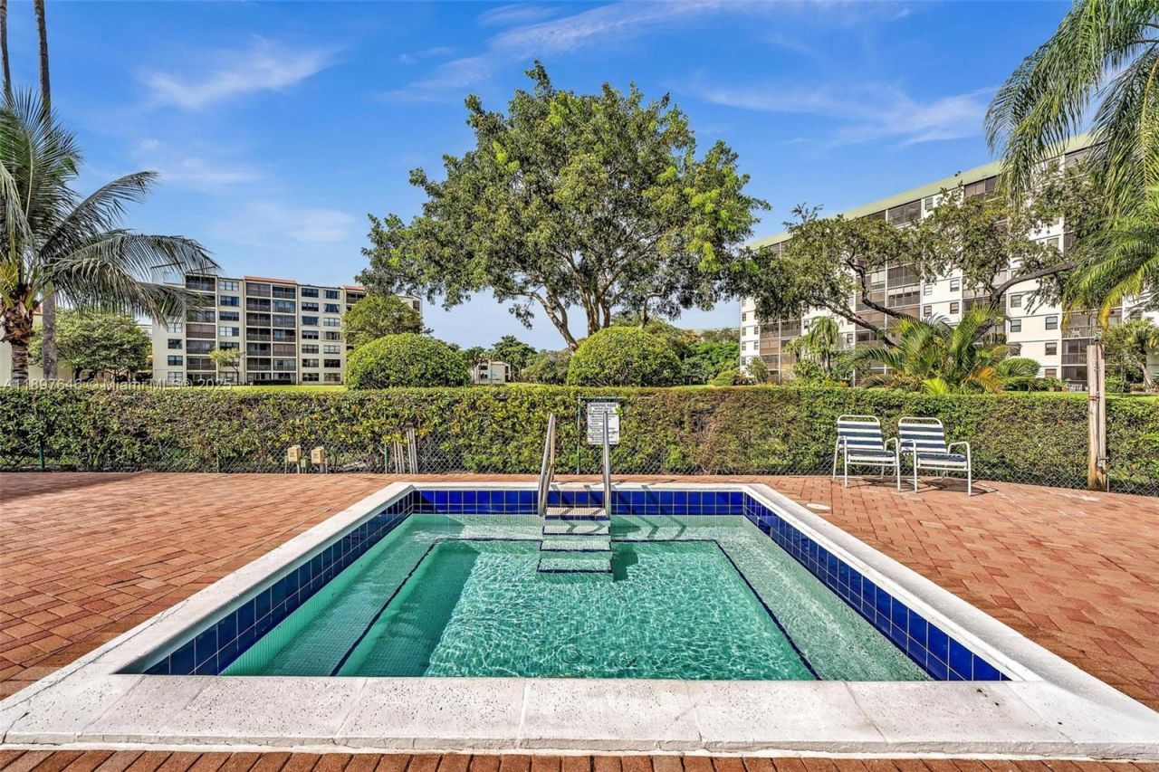 2221 Cypress Island Dr, Unit 805, Pompano Beach, FL 33069 Photo