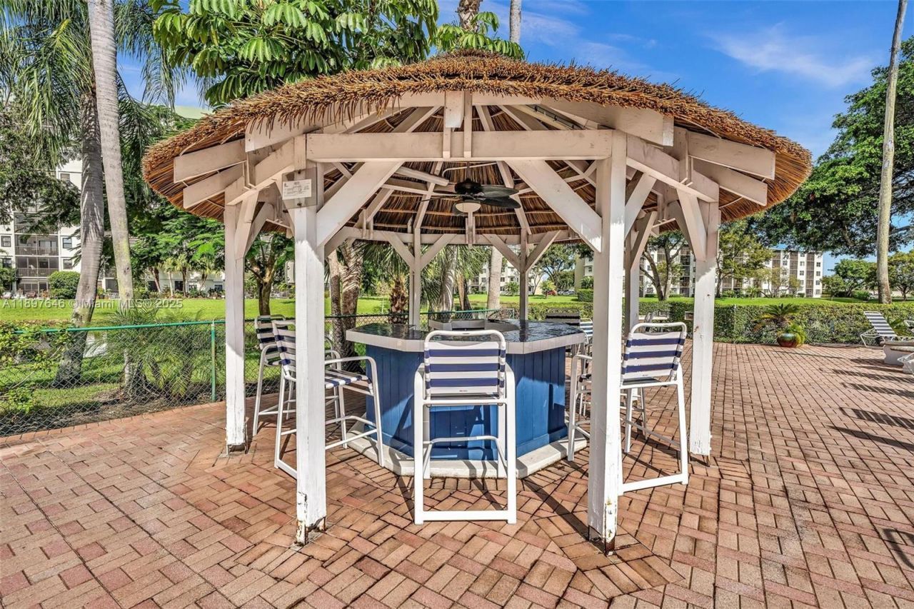 2221 Cypress Island Dr, Unit 805, Pompano Beach, FL 33069 Photo