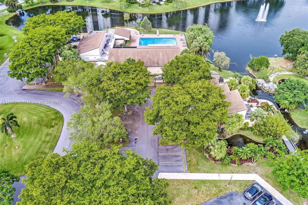 2221 Cypress Island Dr, Unit 805, Pompano Beach, FL 33069 Photo