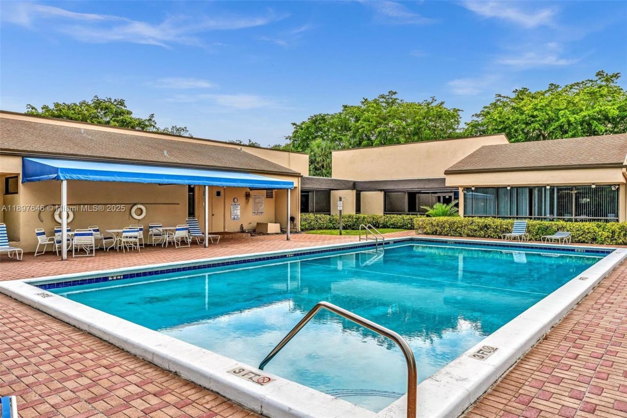 2221 Cypress Island Dr, Unit 805, Pompano Beach, FL 33069 Photo