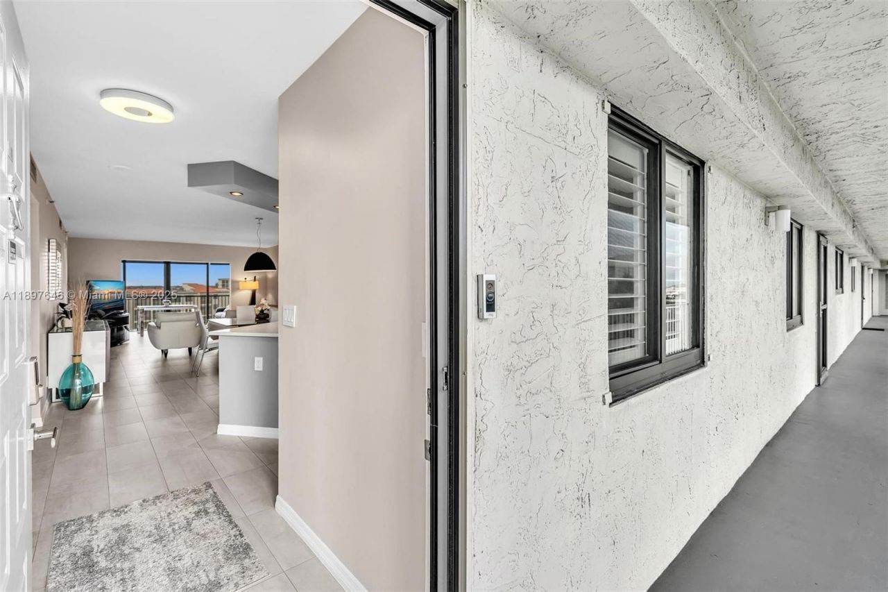 2221 Cypress Island Dr, Unit 805, Pompano Beach, FL 33069 Photo