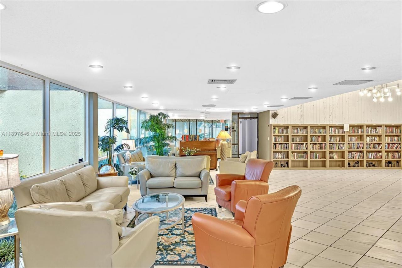 2221 Cypress Island Dr, Unit 805, Pompano Beach, FL 33069 Photo