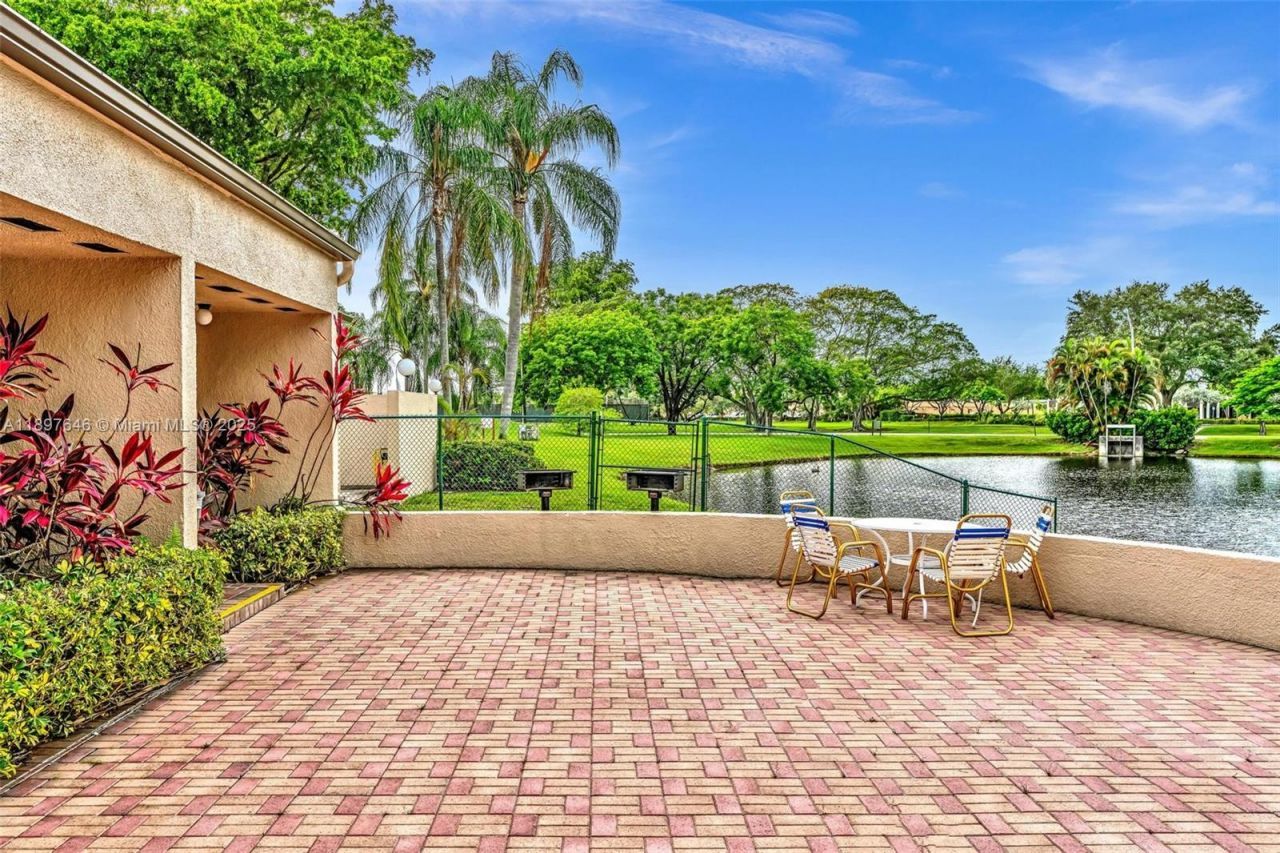 2221 Cypress Island Dr, Unit 805, Pompano Beach, FL 33069 Photo